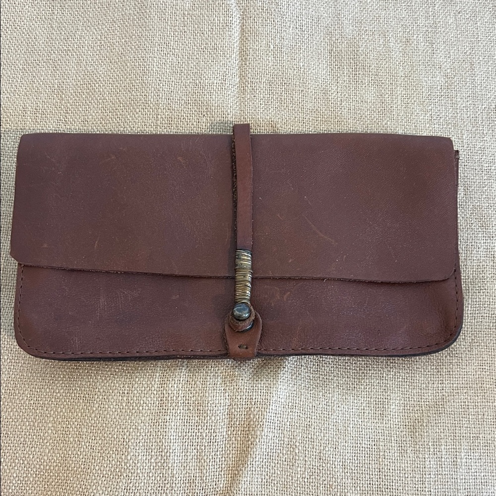 Jo Handbags Elegant Brown Leather woman’s Wallet retail price 140 sold out.
